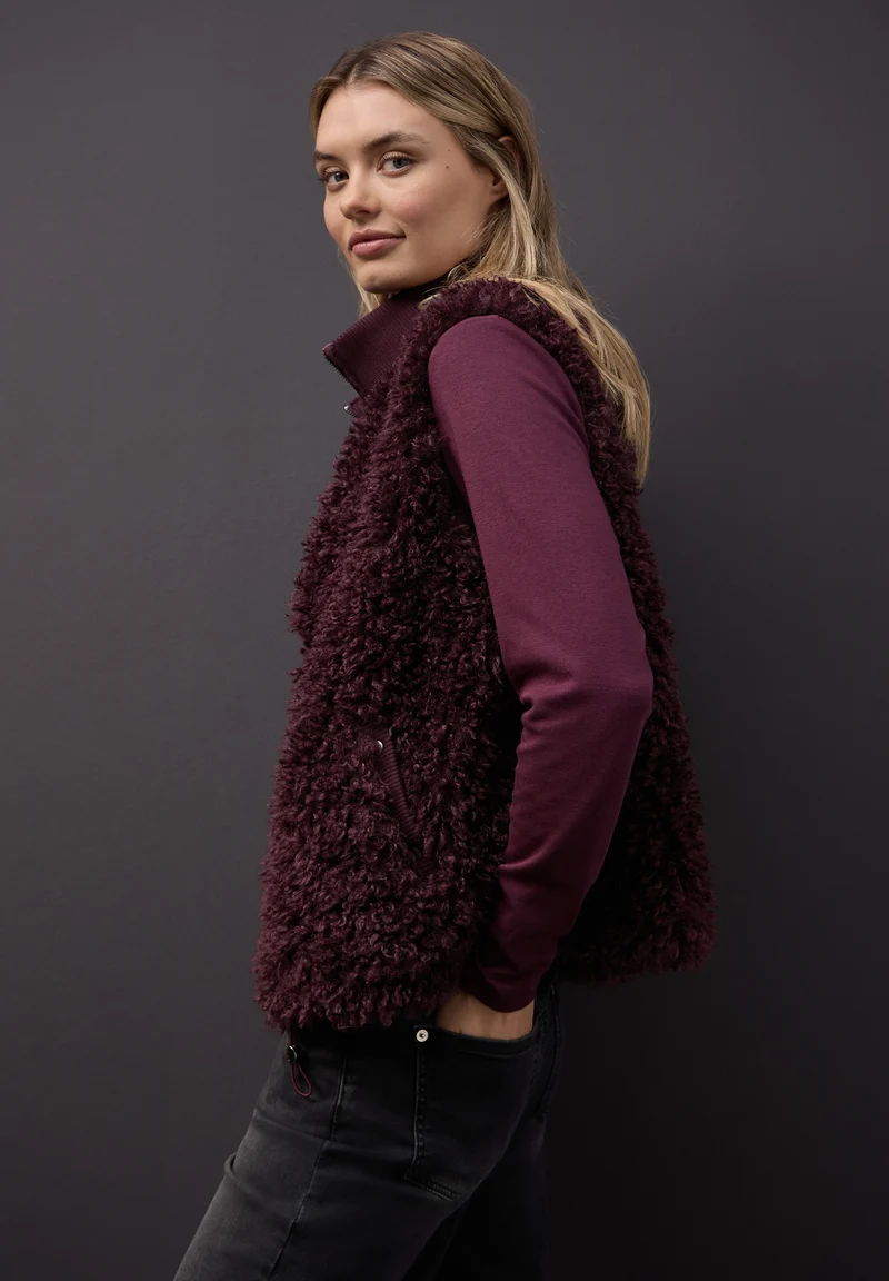 Fake Fur Vest, jazz berry