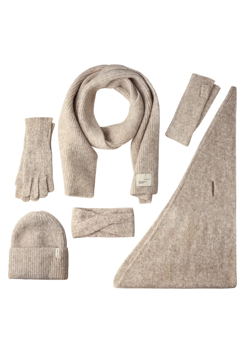 OP_Woolly Mel Gloves_Mel. Knit, Soft Sand Mel.