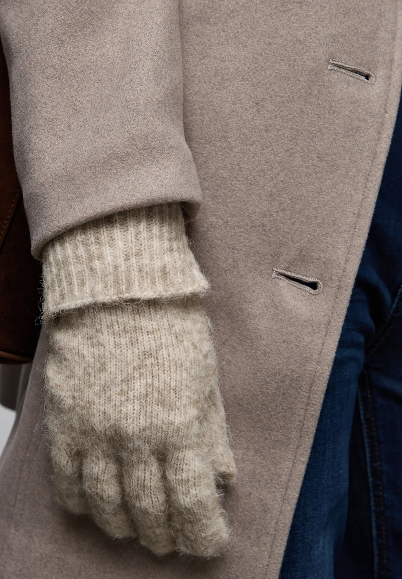 OP_Woolly Mel Gloves_Mel. Knit, Soft Sand Mel.