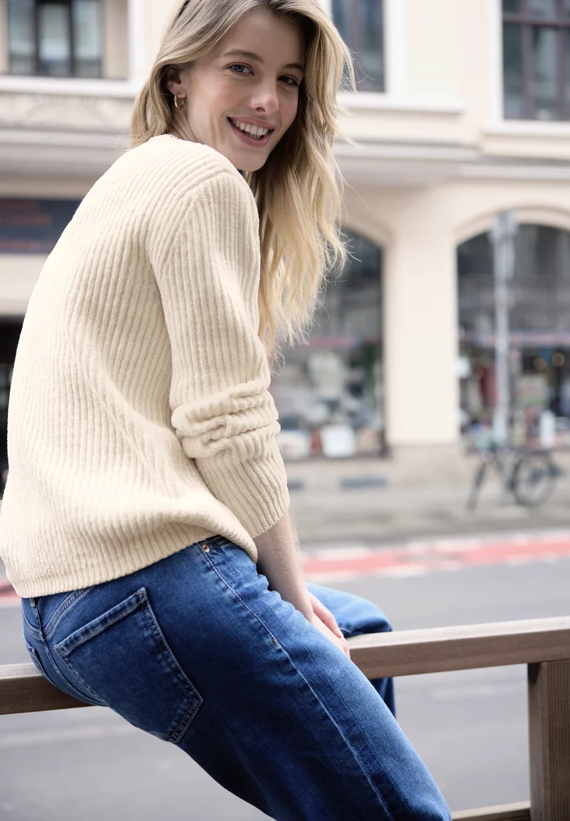LTD QR Studio_chenille sweater, soft beige
