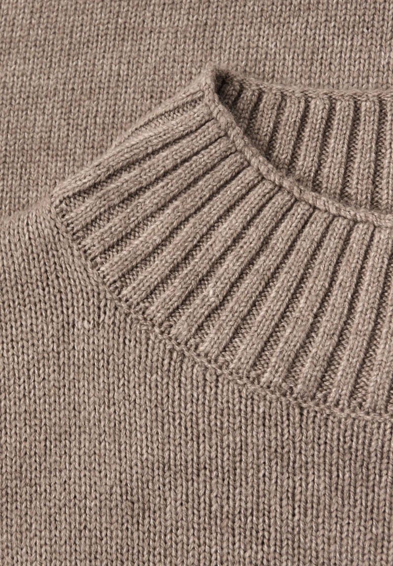 LTD QR_basic sweater turtle, mocha glow mel.