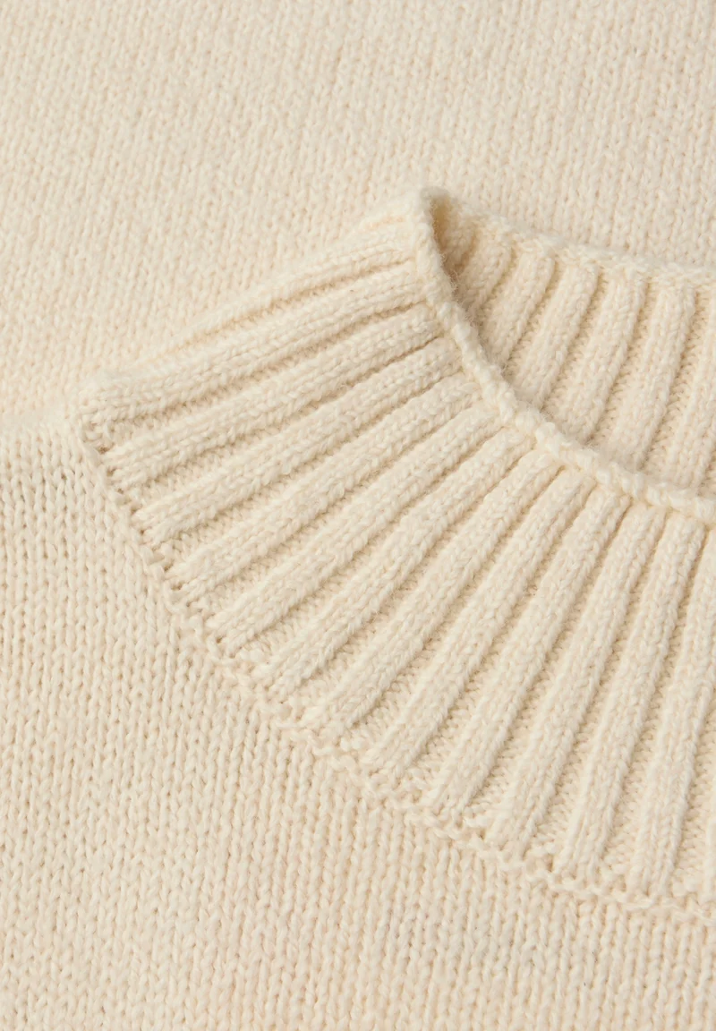 LTD QR_basic sweater turtle, soft beige