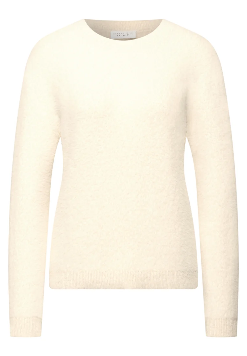LTD QR Studio_fluffy round nec, soft beige