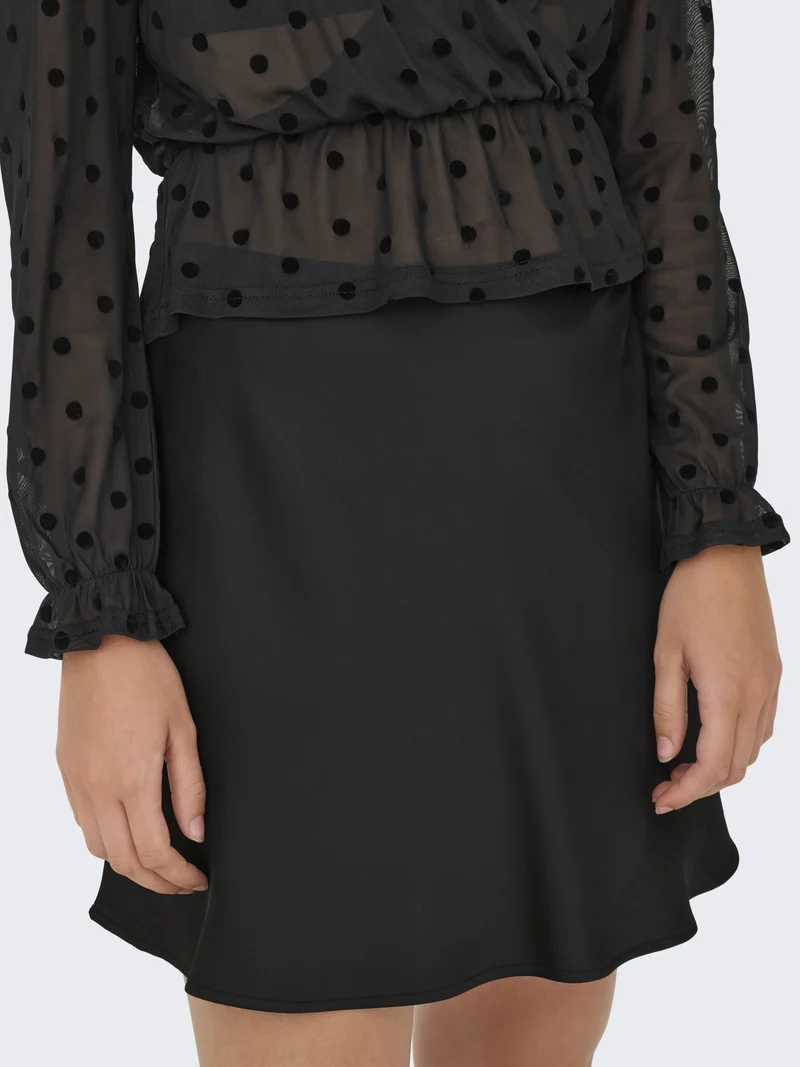 ONLMIKA VIS SATIN SHORT SKIRT WVN, Black