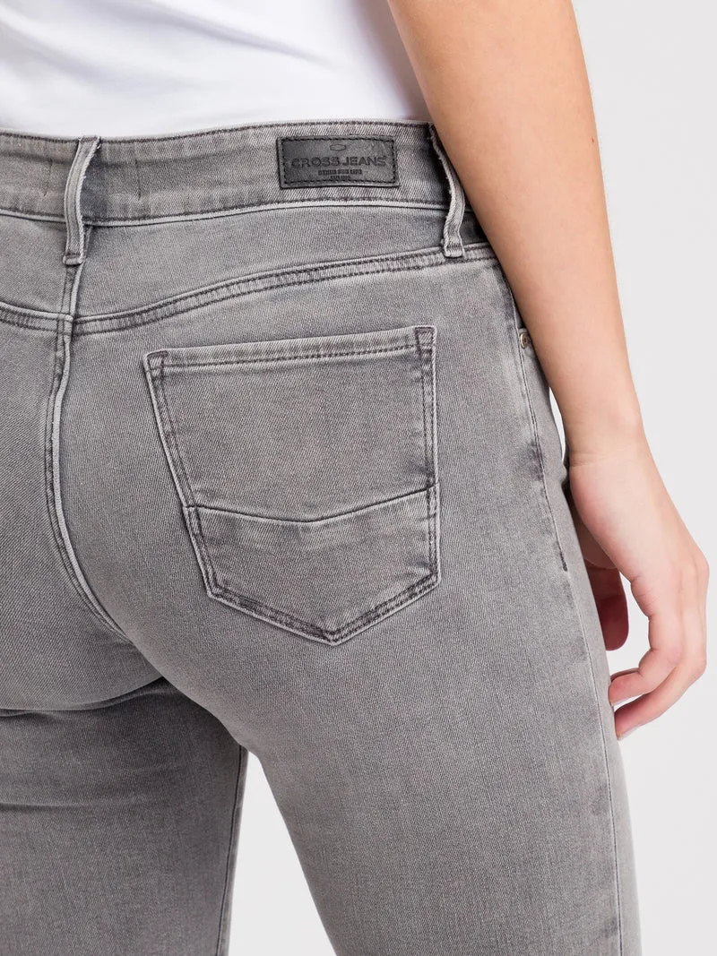 ANYA | SLIM FIT