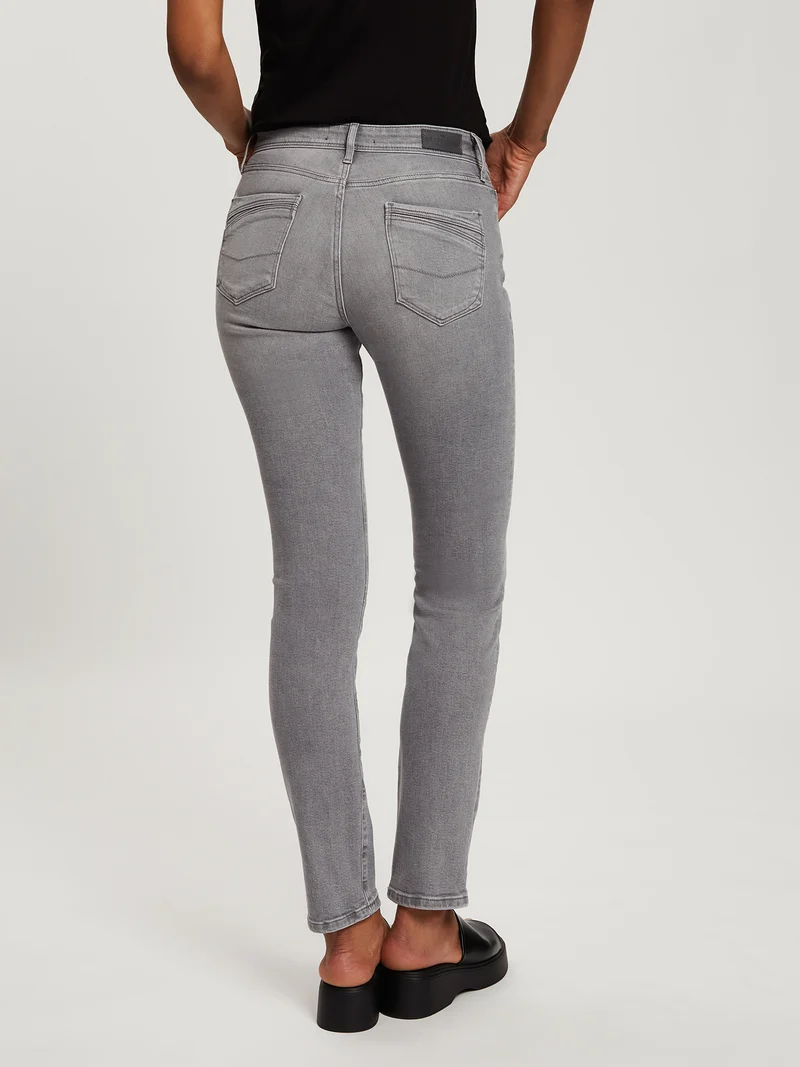 ANYA | SLIM FIT JEANS