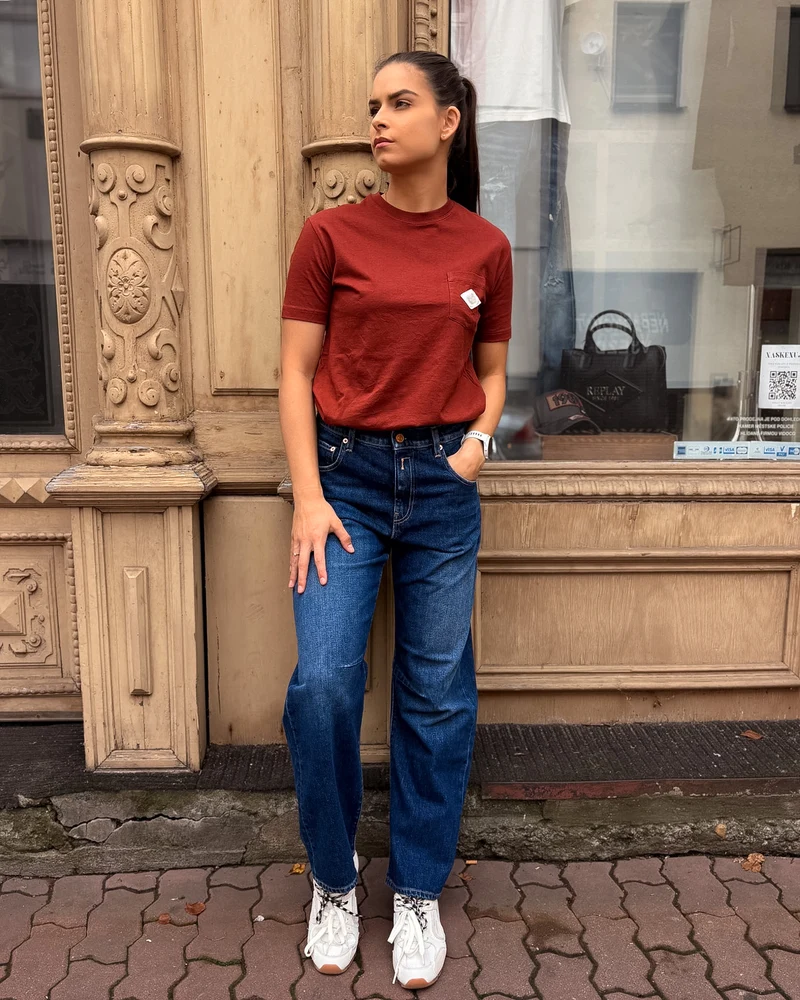DÁMSKÉ DŽÍNY REPLAY JANIE BARREL FIT S NÍZKÝM PASEM
