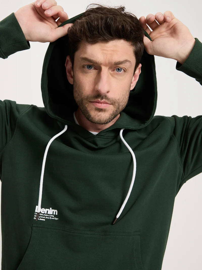 REGULAR FIT HOODIE