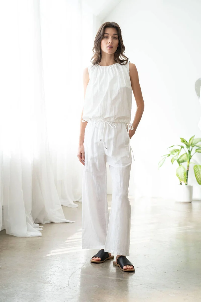 SHIRRED NECK DETAILED DOUBLE-TIE TOP: White / Contemporary / L