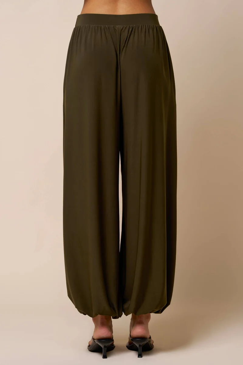 Relax Fit Balloon Pants : Black / L