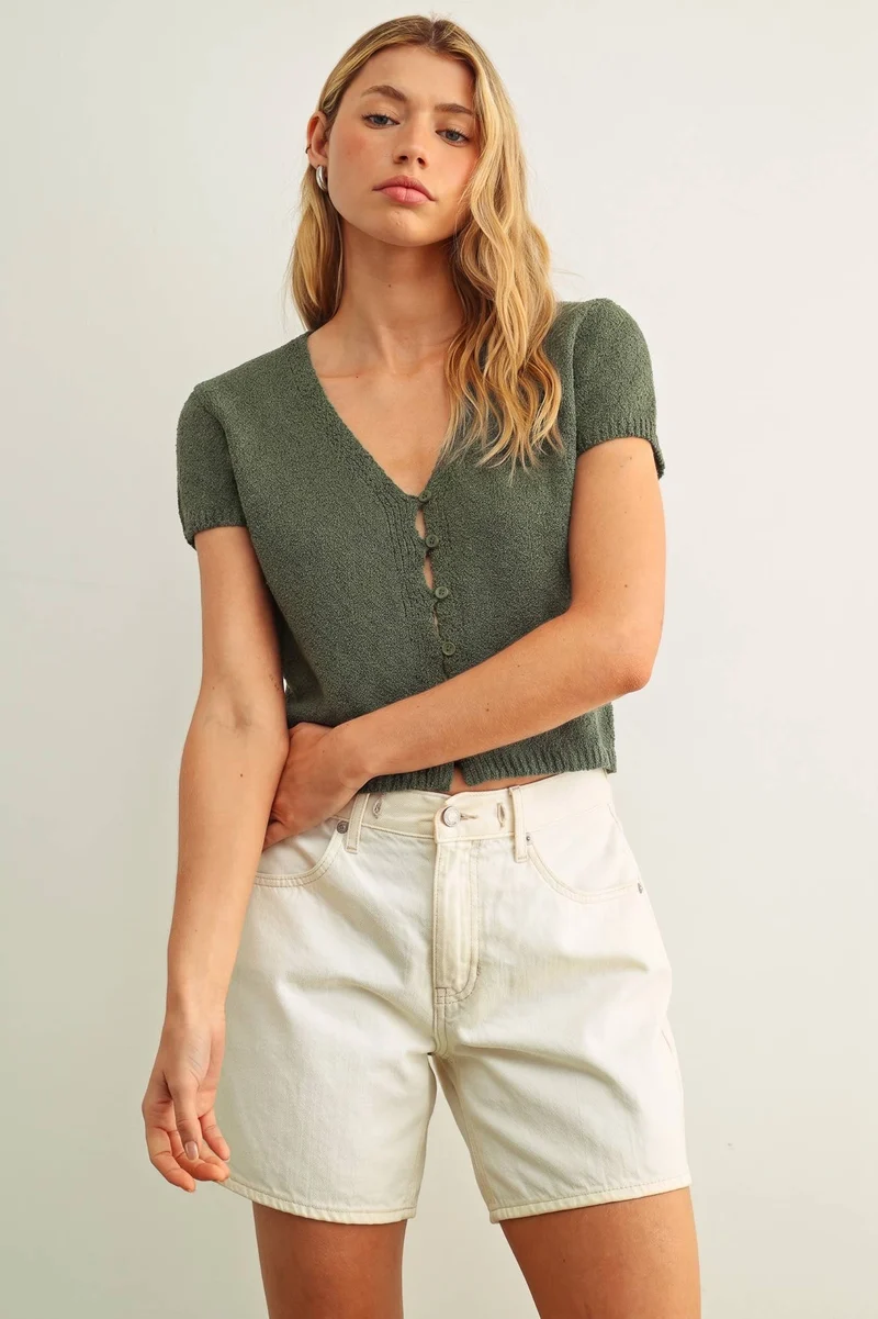T6284 CAP SLEEVE BUTTON FRONT TOP: BEIGE / L