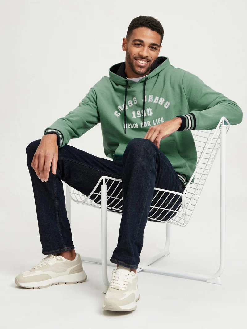 REGULAR FIT HOODIE