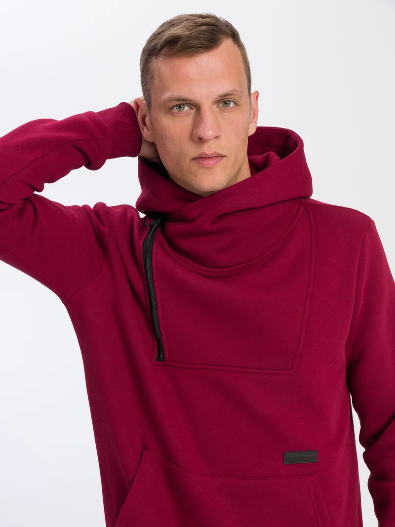 REGULAR FIT HOODIE