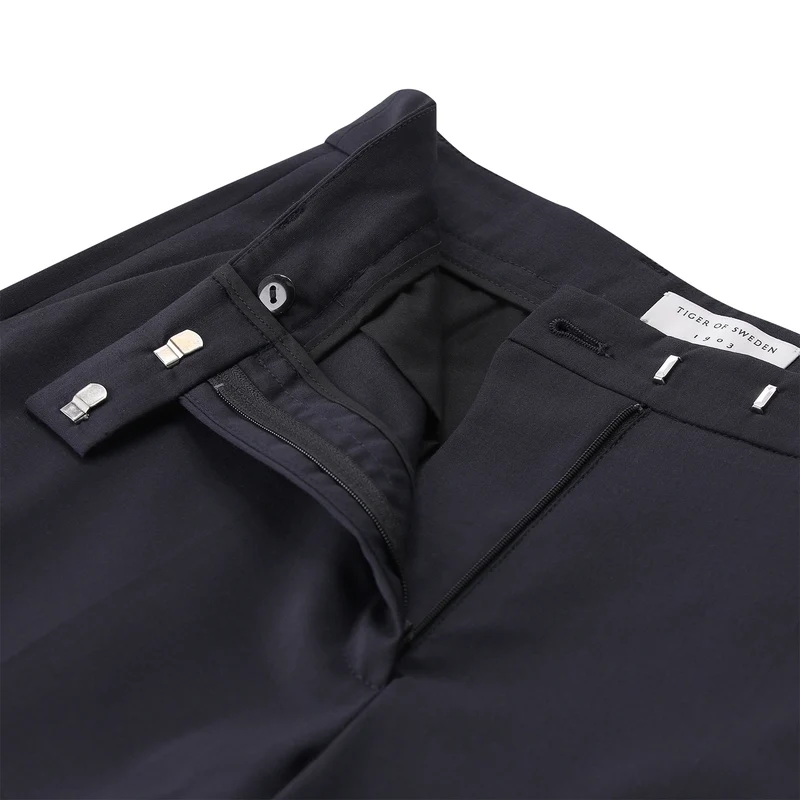 Straight-Leg Hose Nove