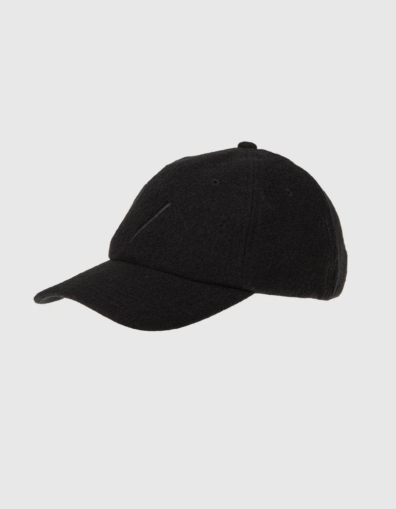 Woll-Cap mit Stickerei