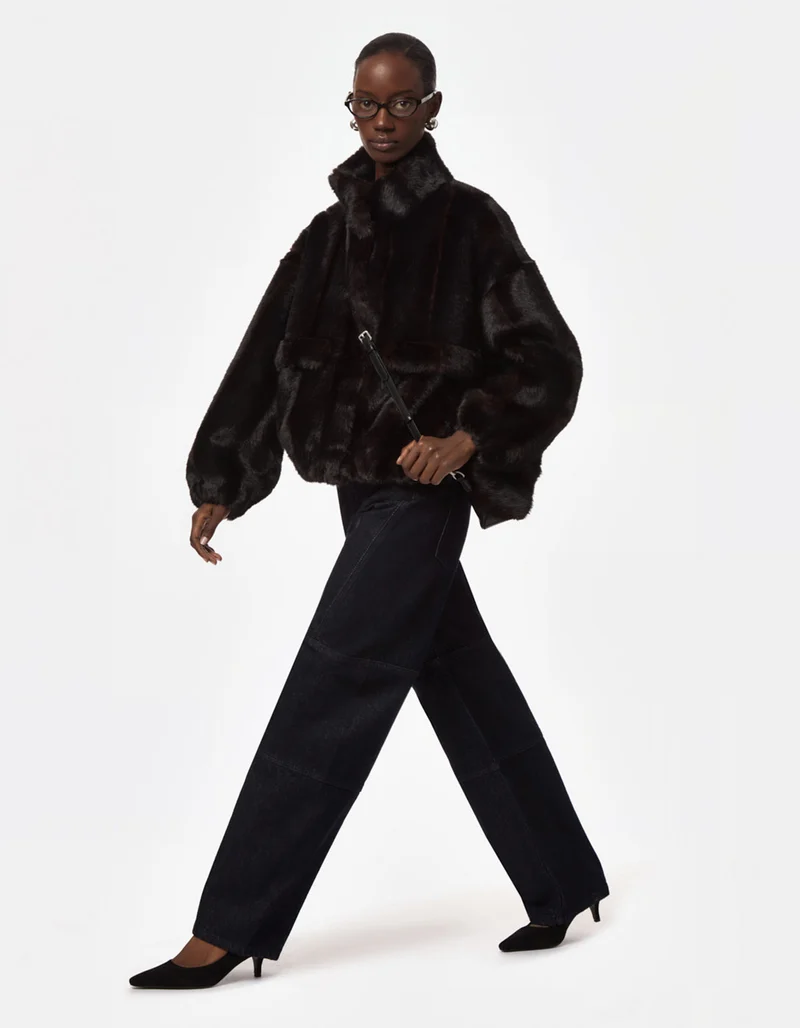Faux-Fur Jacke Bomber Iris mit Kapuze