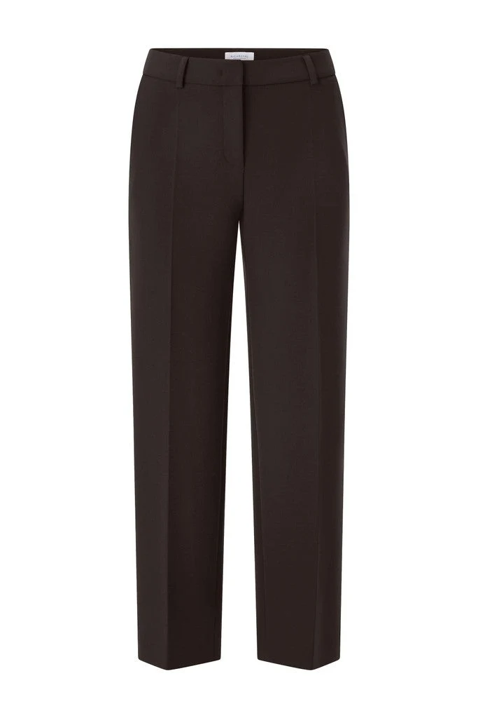 Rich & Royal Cropped Straight Hose in Chocolate Torte