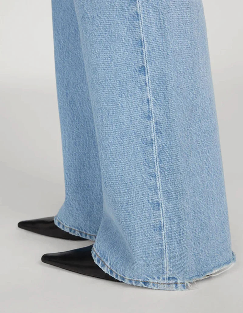 Low Rise Wide-Leg Jeans The Gray