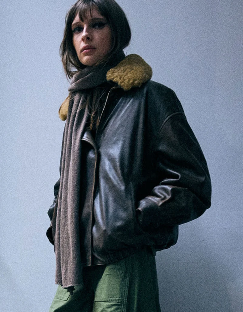 Lammleder-Bomberjacke mit abnehmbarem Shearling-Kragen