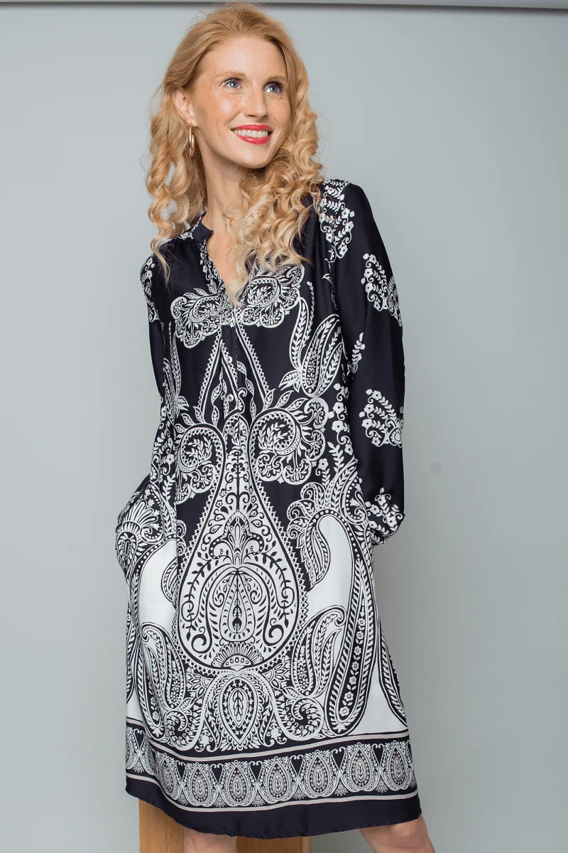 Emily Van Den Bergh Kleid in der Farbe black white ornament