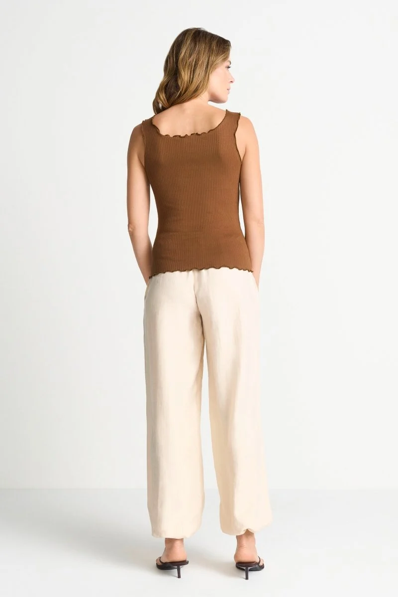 Rich & Royal O Frill Top in der Farbe coconut bark