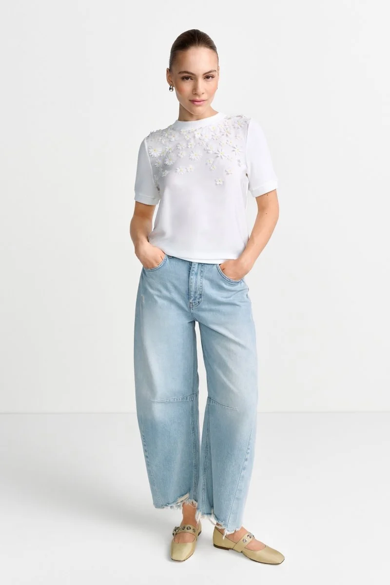 Rich & Royal Queens Knit Mat Mix T-Shirt with Flower Ap in der Farbe pearl white