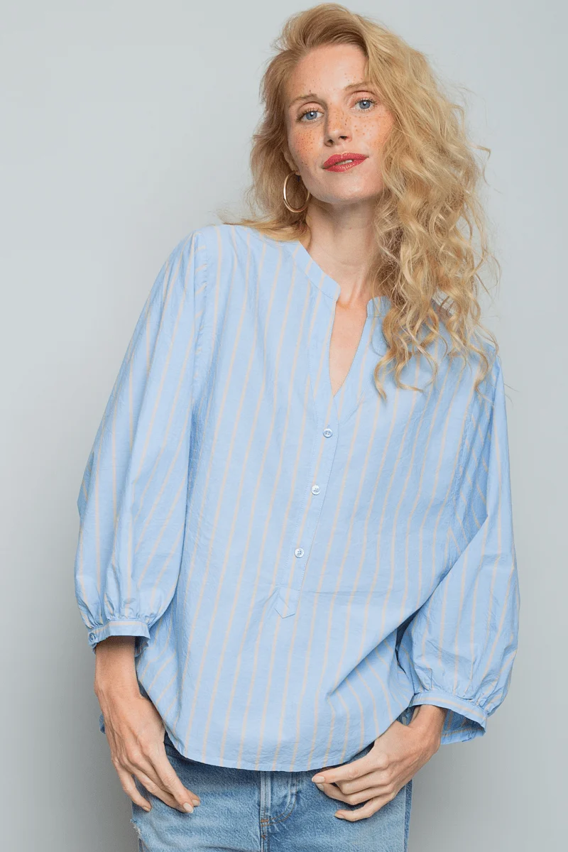 Emily Van Den Bergh Damenbluse in der Farbe bleu sand stripe