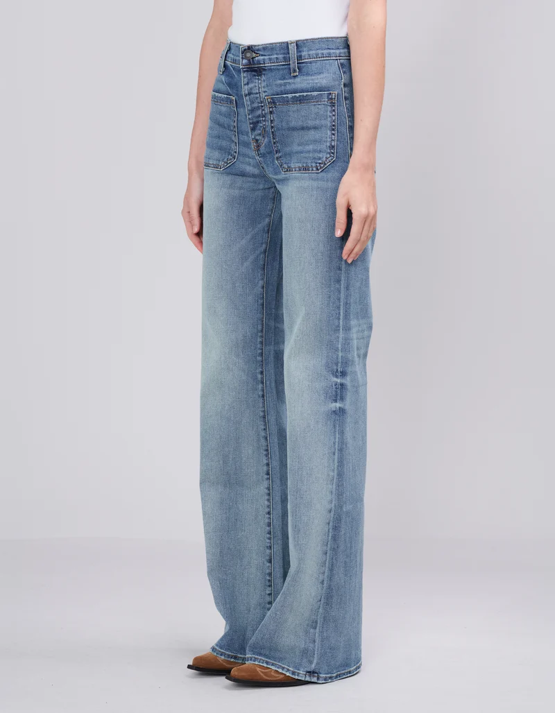 Flare-Leg Jeans Florence mit aufgesetzten Taschen