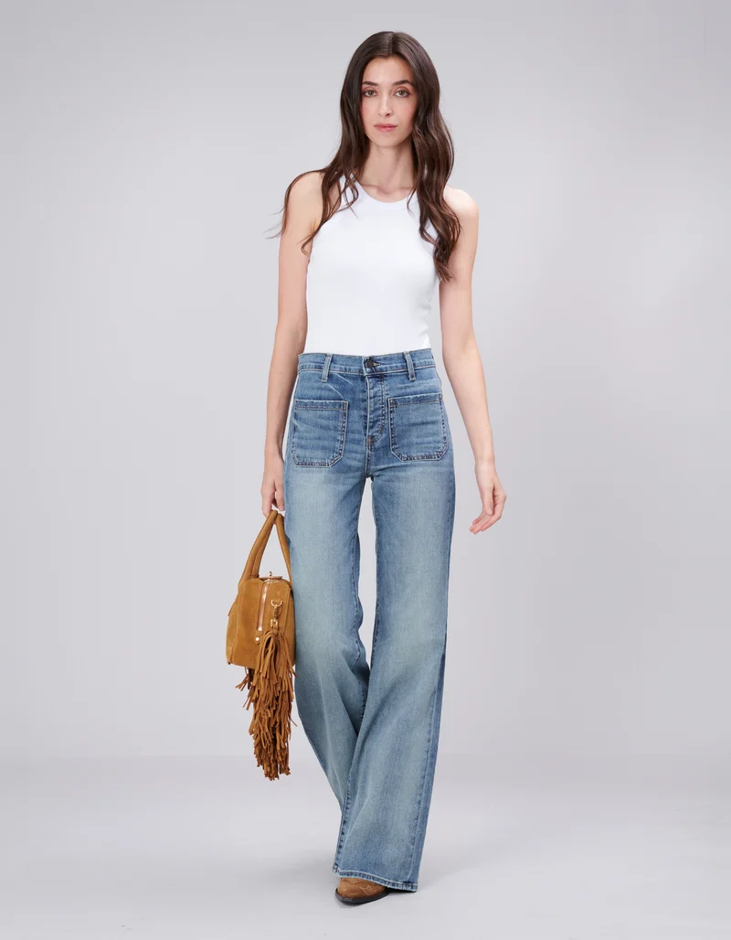 Flare-Leg Jeans Florence mit aufgesetzten Taschen