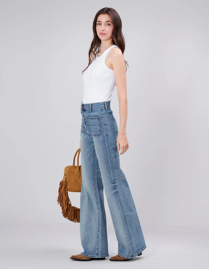 Flare-Leg Jeans Florence mit aufgesetzten Taschen