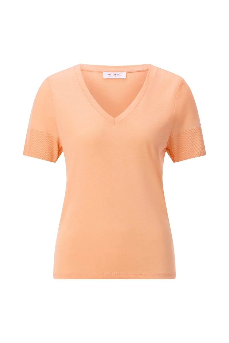 Rich & Royal T Fineknit V-Neck Shirt in der Farbe Soft Papaya