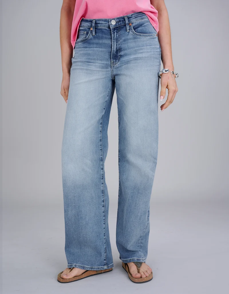 Washed-Out Baggy-Jeans Shirley