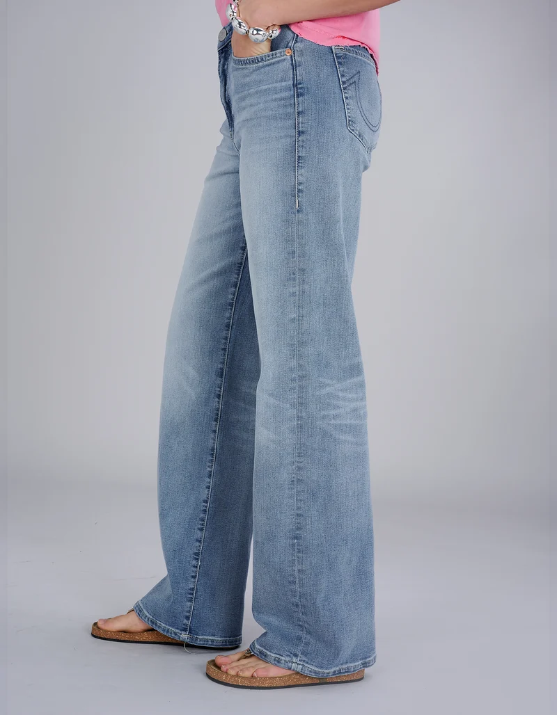 Washed-Out Baggy-Jeans Shirley