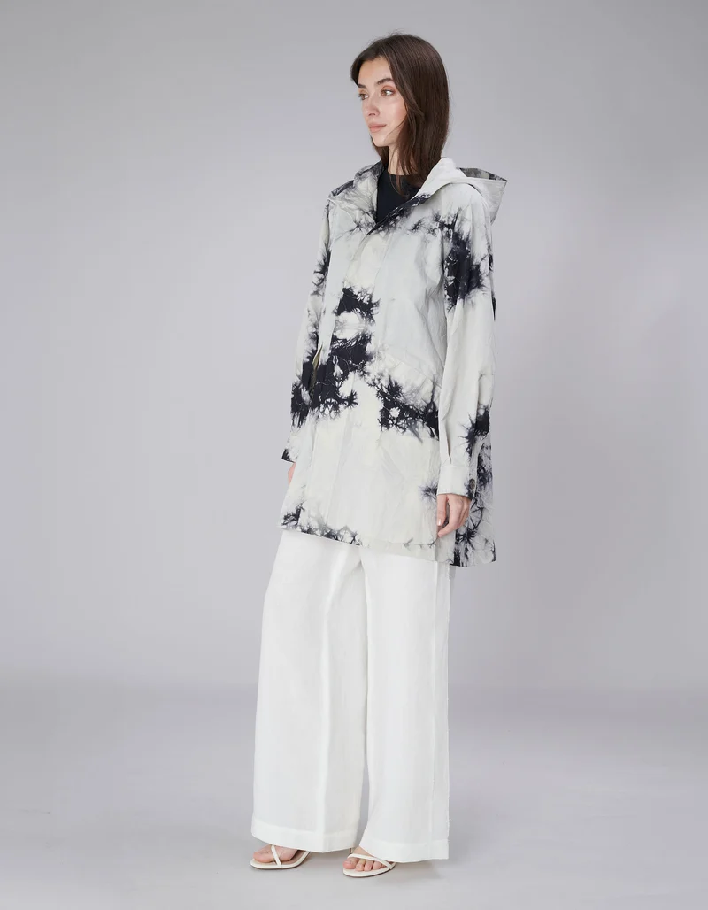 Oversize Nylon-Mantel mit Kapuze