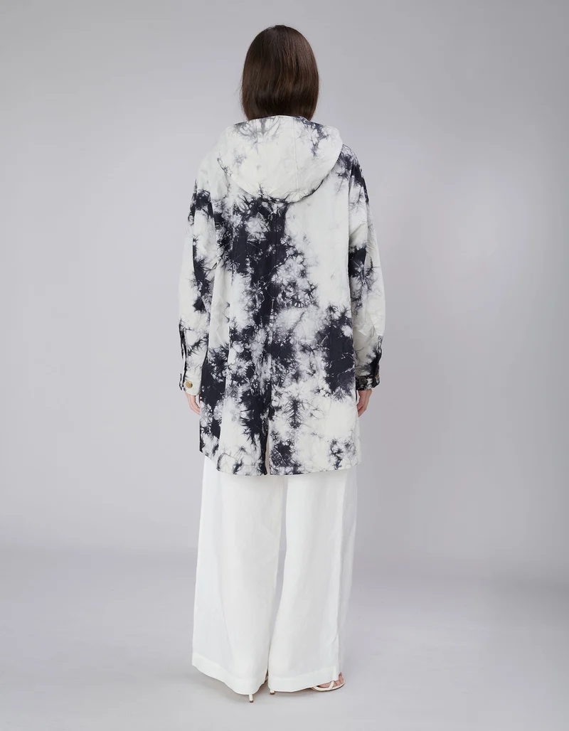 Oversize Nylon-Mantel mit Kapuze