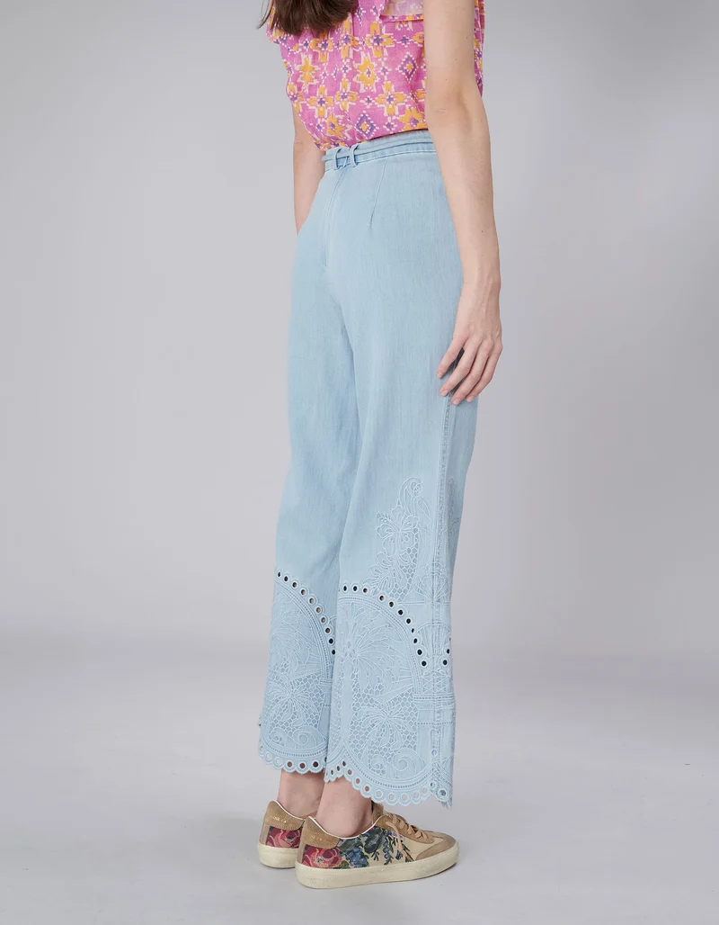 Flare-Leg Jeans Daylight mit Stickereien