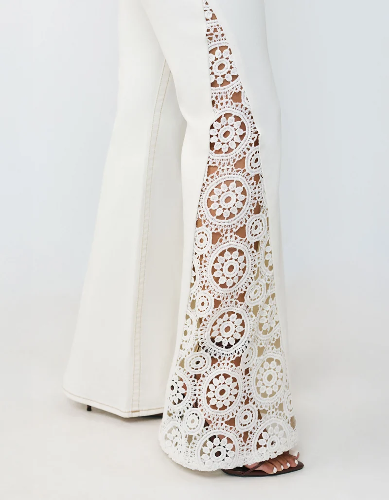 Flare-Jeans Crochet Mid Rise