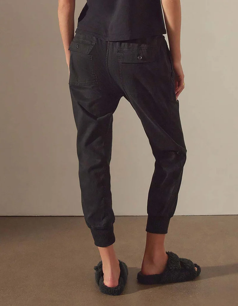 Cropped Hose Mixed Media mit elastischem Bund