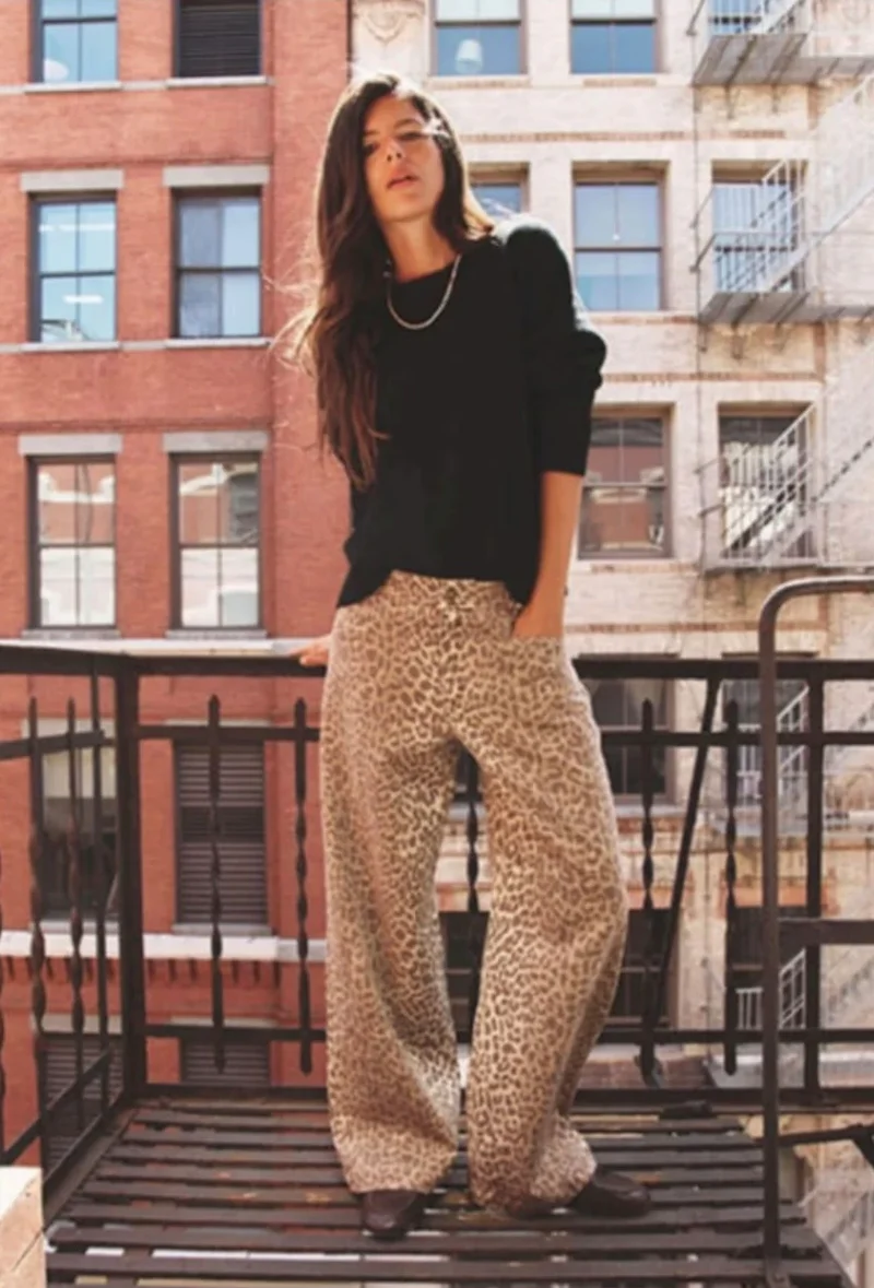 Wide-Leg Leo-Jeans