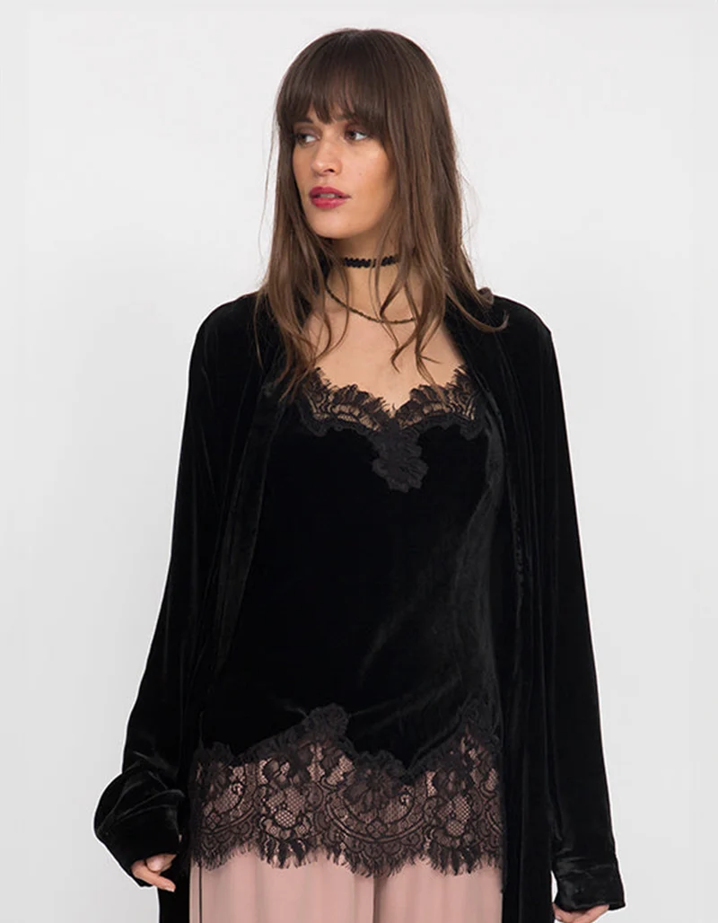 Samt-Top Anastasia mit Spitzen-Details
