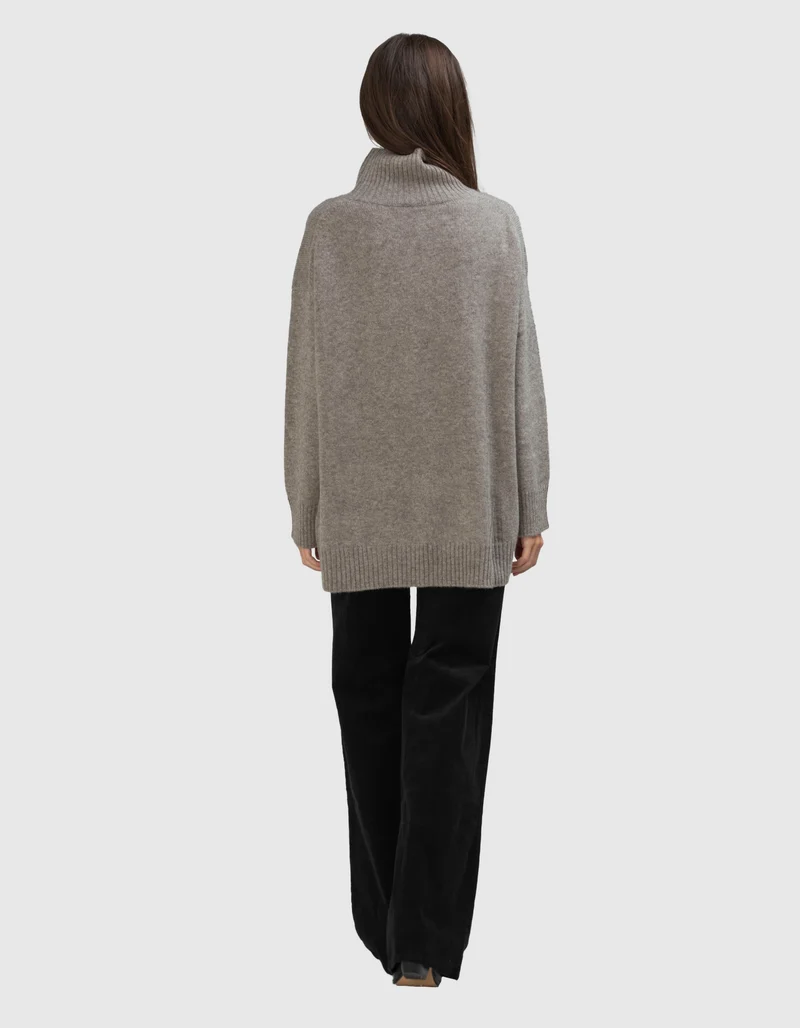 Oversize Woll-Pullover mit Stehkragen