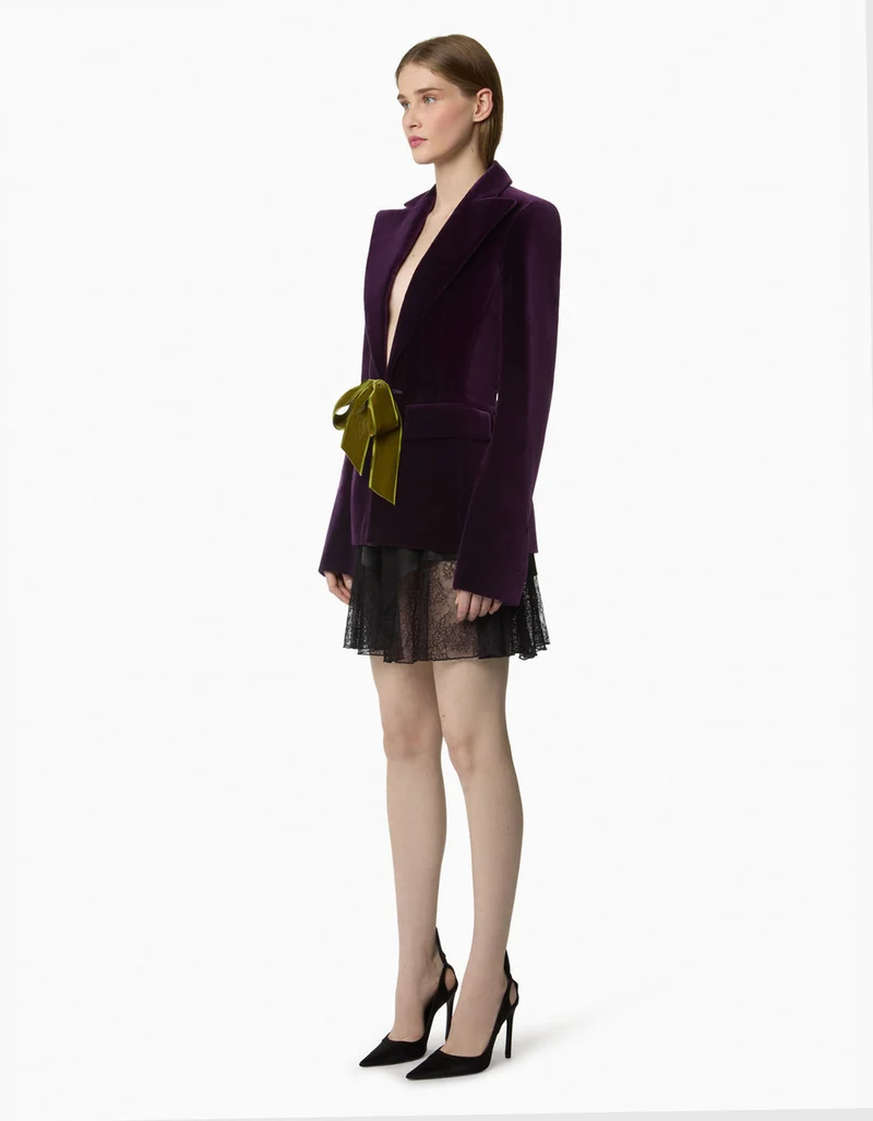 Samt-Blazer mit abnehmbarer Schleife