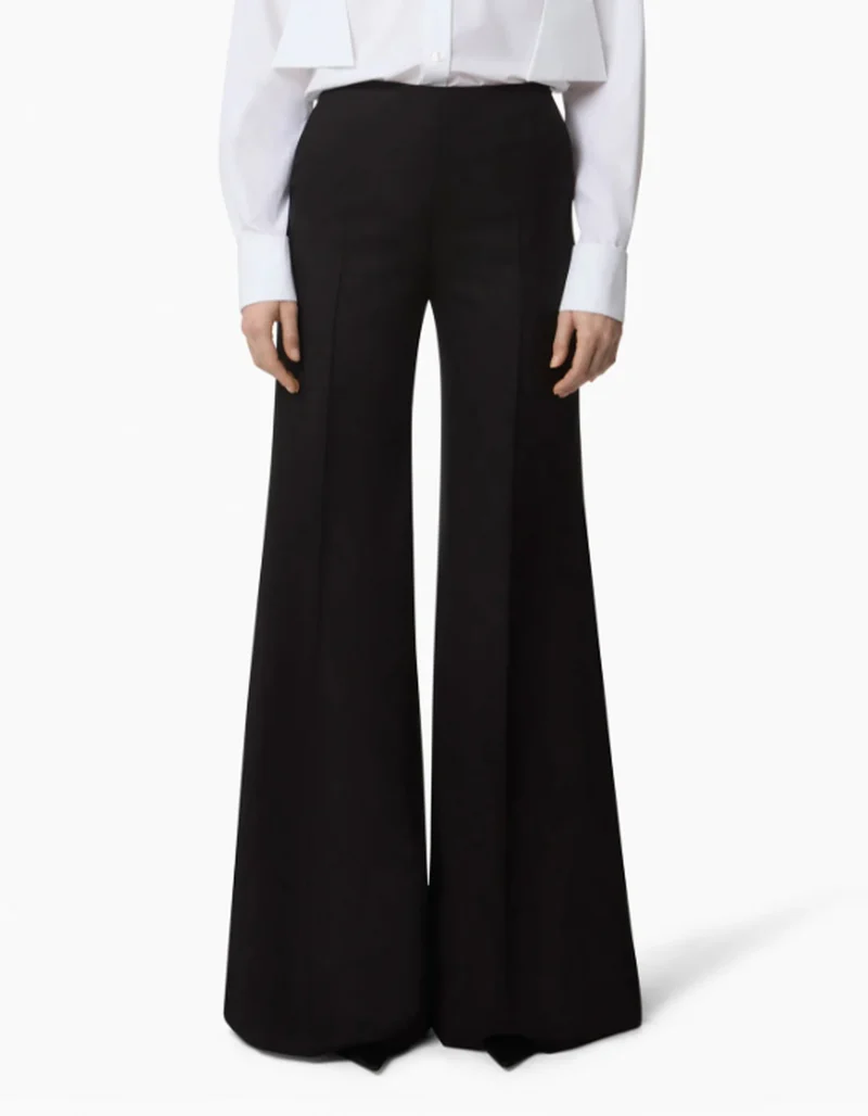 Ausgestellte Woll-Hose