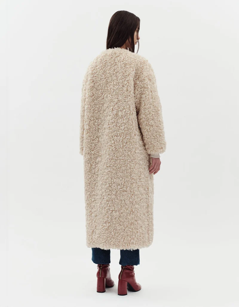 Faux Fur Mantel Arc
