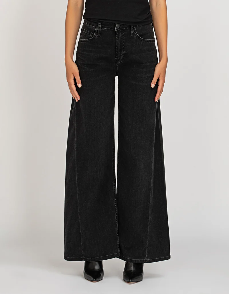 Wide-Leg Jeans