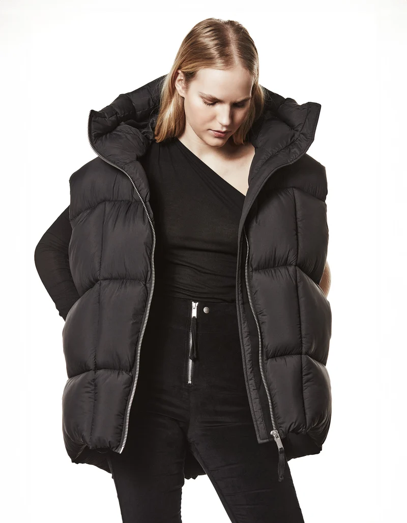 Oversize Puffer-Weste mit Kapuze
