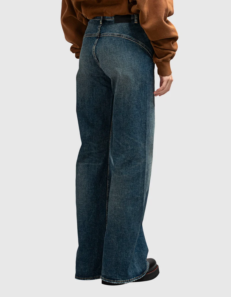 Flare-Leg Jeans Twisted Seam