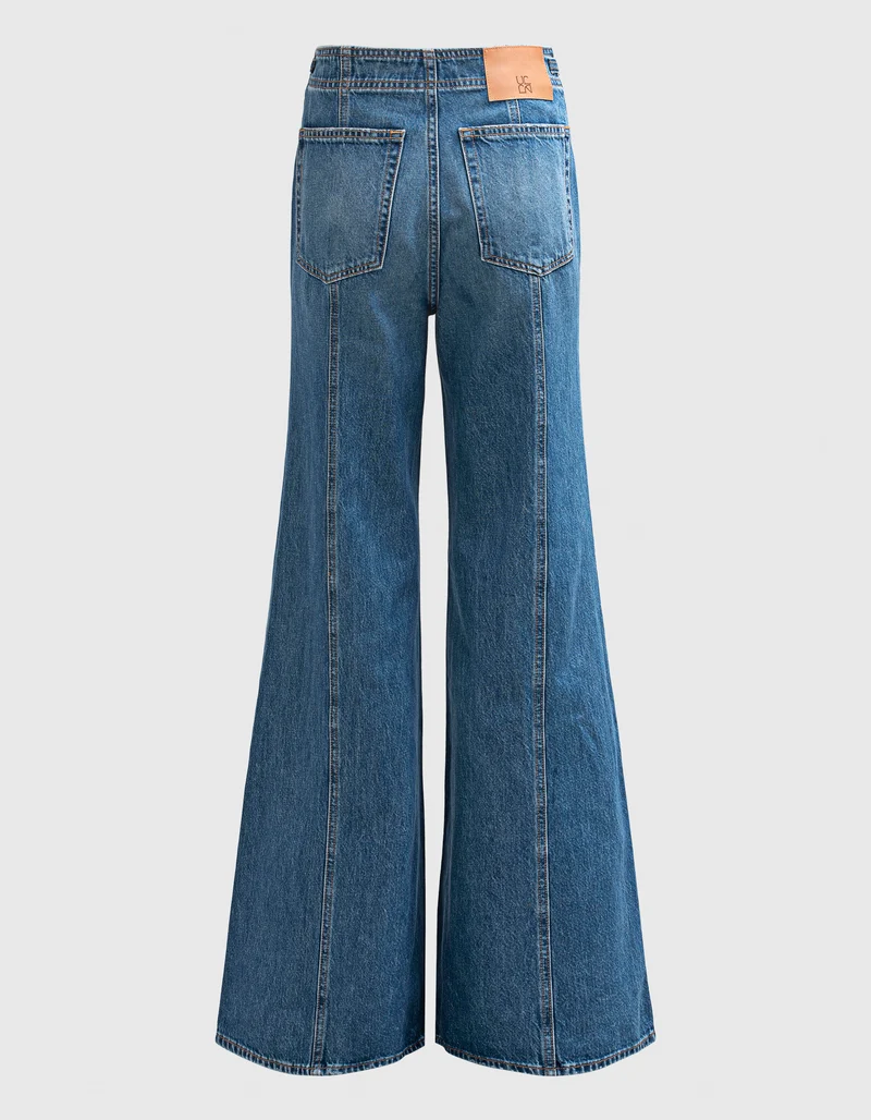 Flare-Leg Jeans The Delphine mit Metall-Verzierungen