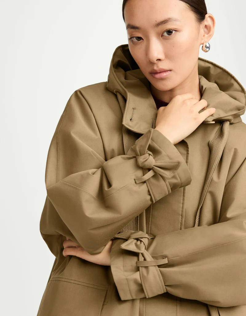 Oversize Mantel Liv mit Kapuze