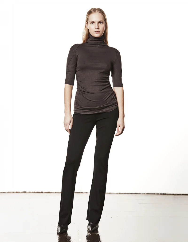 Slim-Fit Shirt mit Raffungen